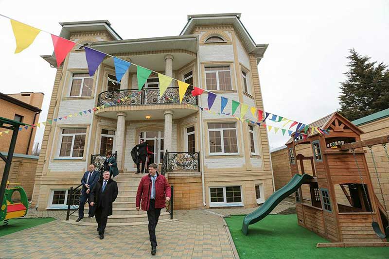 Фотоальбом: Поздравление с 8 марта от губернатора Василия Голубева, Домашний детский сад Капитошка - march2.jpg