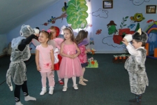 Фотоальбом: 8 марта 2012, Детский садик с 1,5 лет Капитоша и друзья - img6.jpg