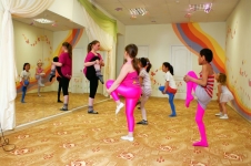 Фотоальбом: Танцы малыши, Детский центр Страна друзей - img1.jpg