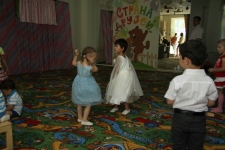 Фотоальбом: Танцы малыши, Детский центр Страна друзей - img10.jpg
