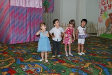 Фотоальбом: Танцы малыши, Детский центр Страна друзей - img16.jpg