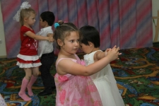 Фотоальбом: Танцы малыши, Детский центр Страна друзей - img3.jpg