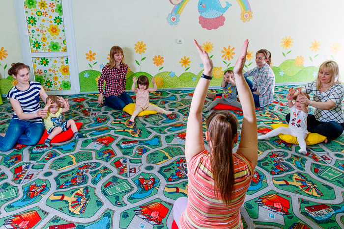 Фотоальбом: Занятия для самых маленьких, Детский центр Страна друзей - title.jpg