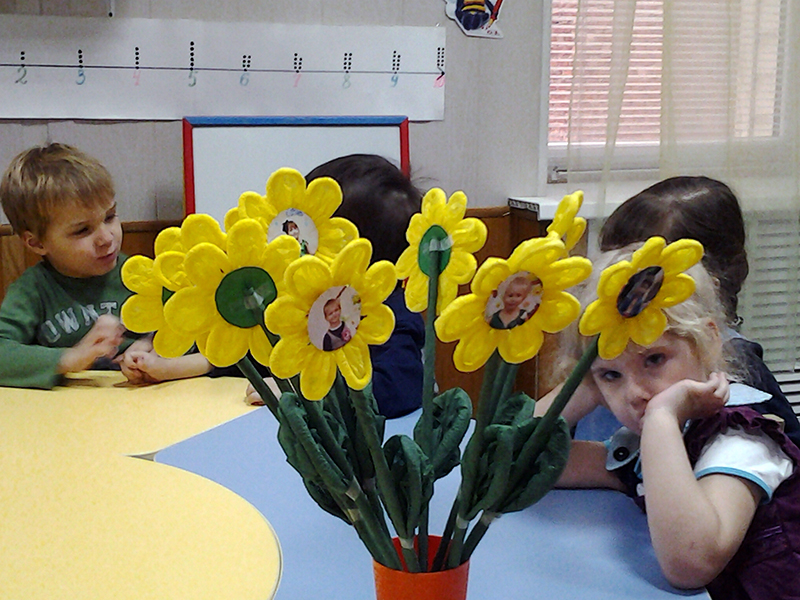 Фотоальбом: Цветочки для мам, Частный детский сад  Удача - 20141128_155826.jpg