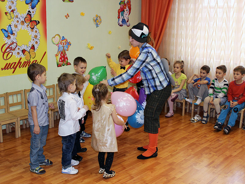 Фотоальбом: 8 марта, Частный детский сад Карапуз и К - IMG_4148.JPG