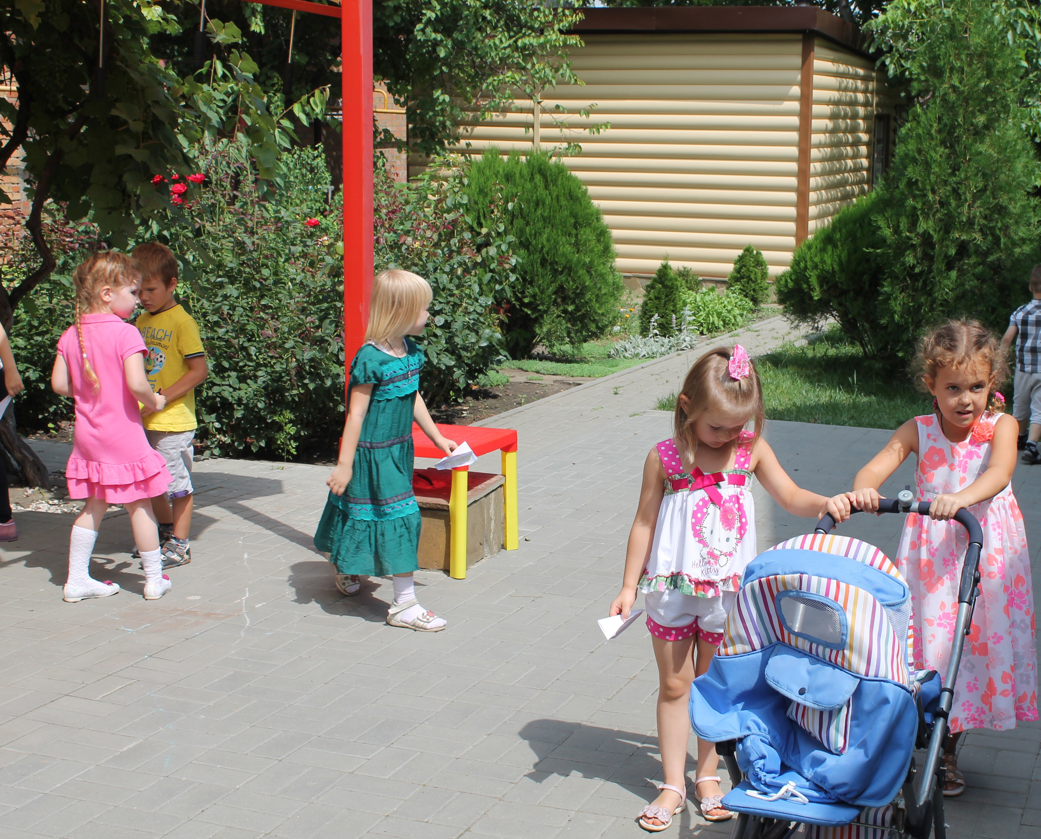 Фотоальбом: Летние прогулки, Домашний детский сад для детей от 1,5 до 6 лет Гнёздышко - img3.jpg