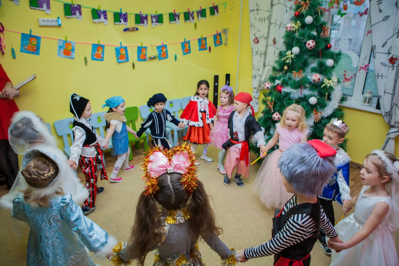 Фотоальбом: Новогодние мюзиклы - Щелкунчик, Снежная королева и Лесная сказка, Детский сад Оскар бэби - b7kdTfb-Y_Y.jpg