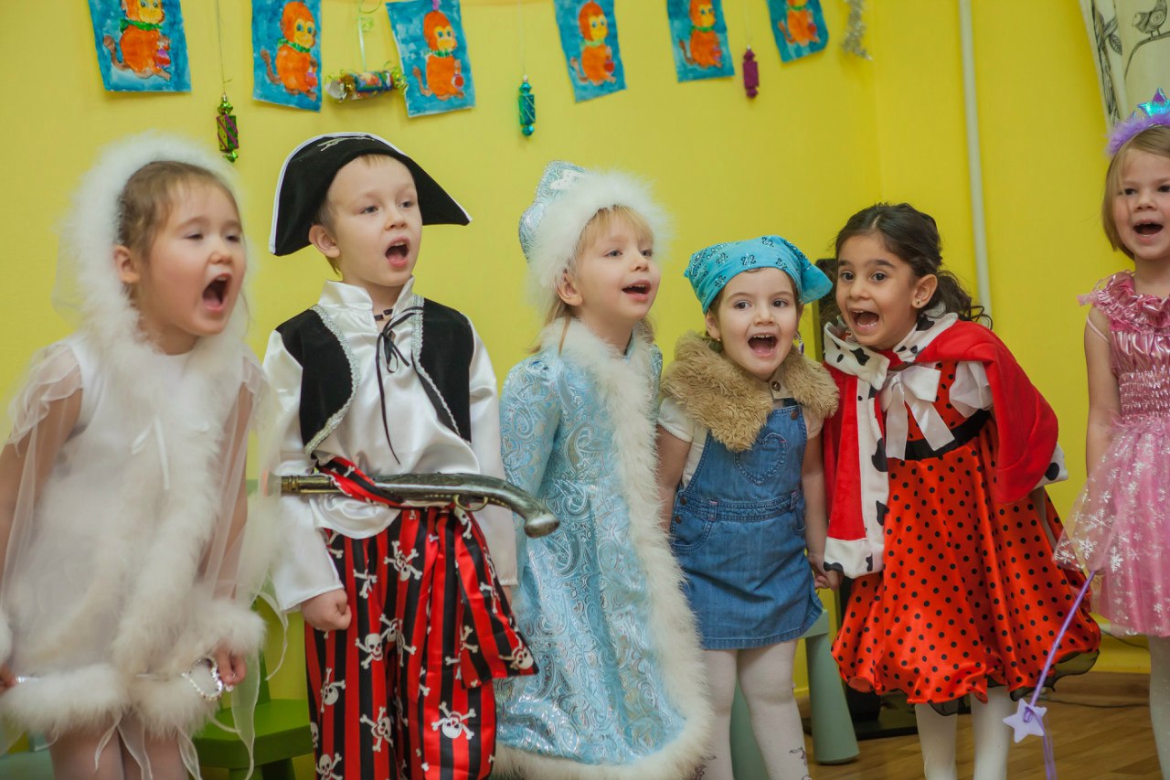 Фотоальбом: Новогодние мюзиклы - Щелкунчик, Снежная королева и Лесная сказка, Детский сад Оскар бэби - t6VHgNAlFJk.jpg