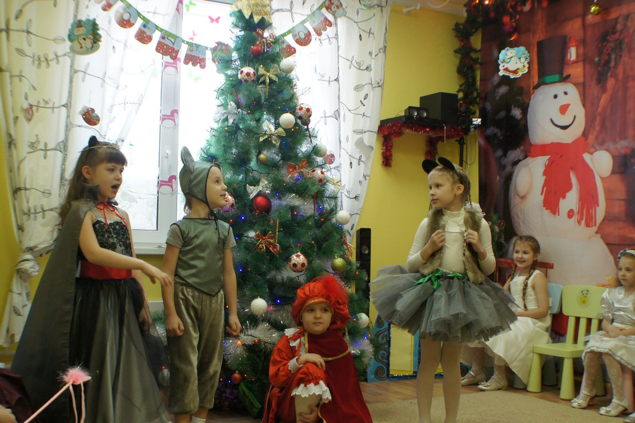 Фотоальбом: Новогодние мюзиклы - Щелкунчик, Снежная королева и Лесная сказка, Детский сад Оскар бэби - wBshYyBOxRY.jpg