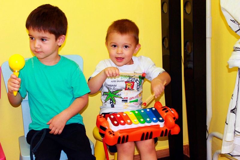 Фотоальбом: Учимся играя, Детский сад Оскар бэби - VFBRAjcsK8s.jpg